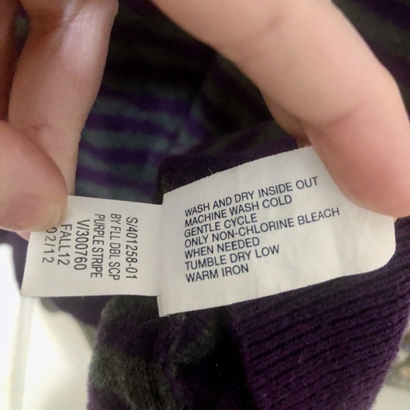 🔄 Gap Cotton Sweater 💜🖤 - Picture 9 of 11